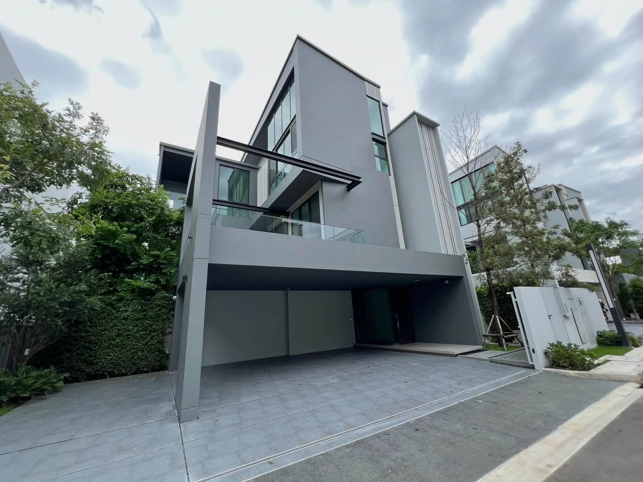 House Saphan Sung