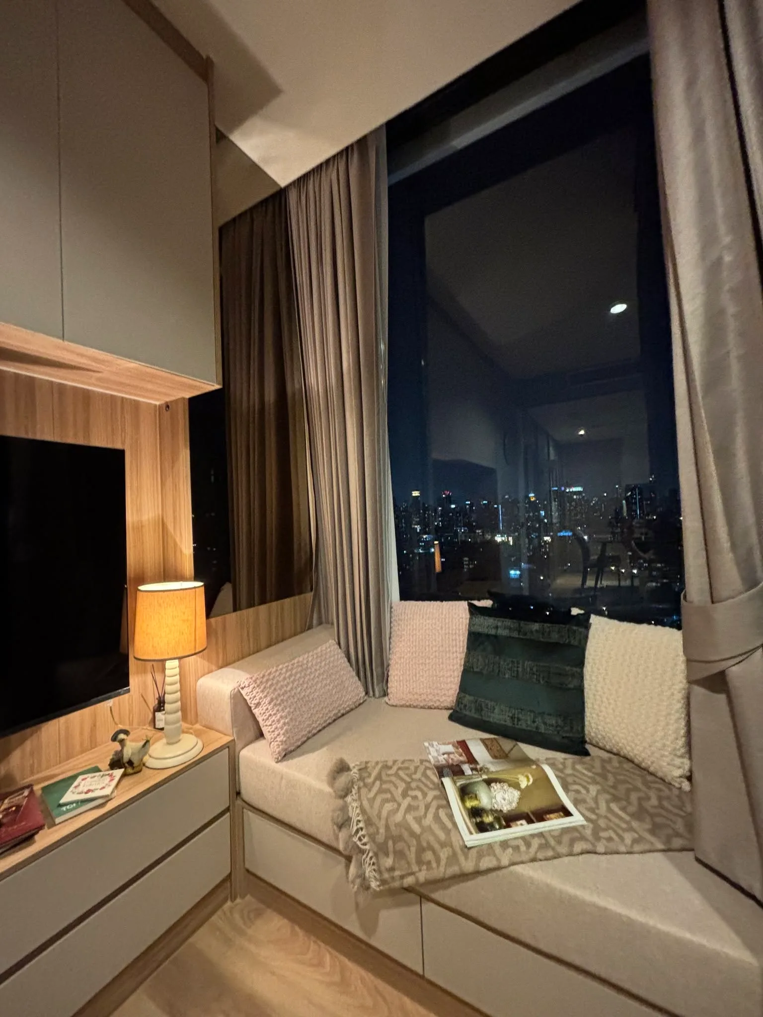 NOBLE FORM THONGLOR – photo 4