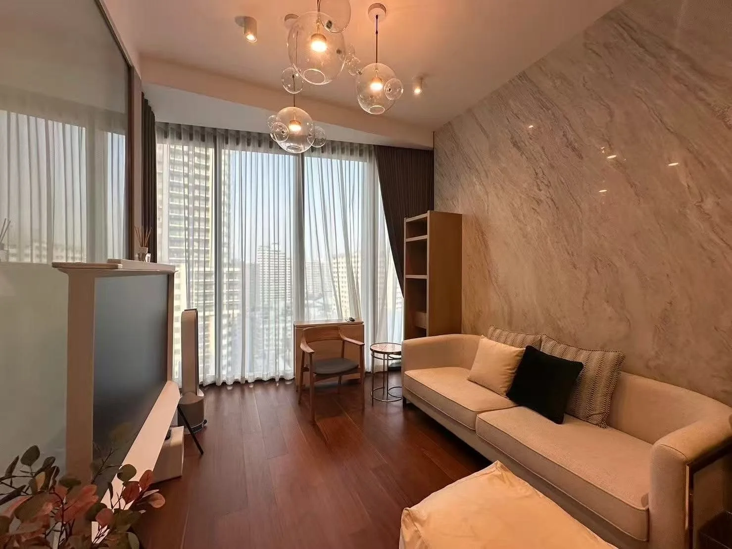 THE ESTELLE PHROM PHONG – photo 1