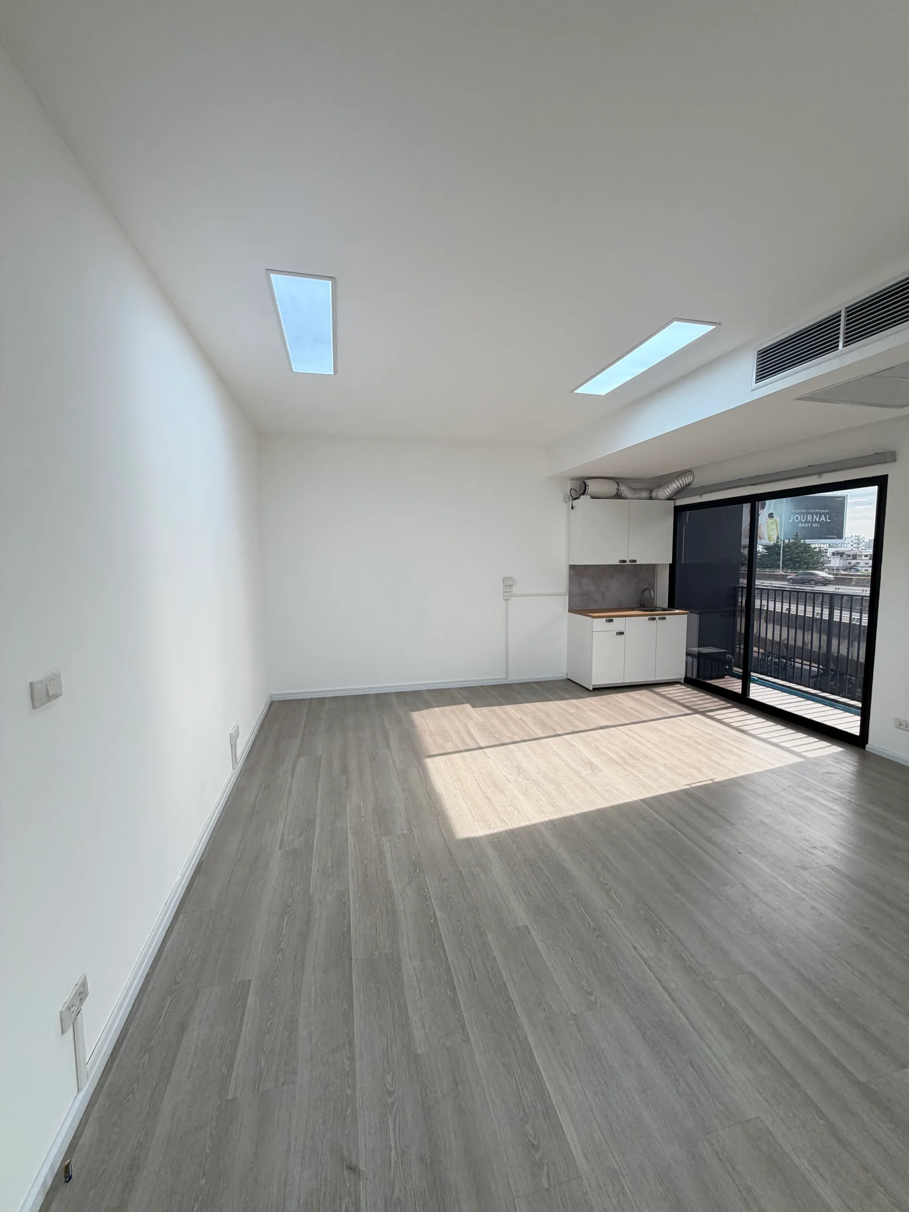 BLOSSOM CONDO @ SATHORN-CHAROENRAT – photo 4