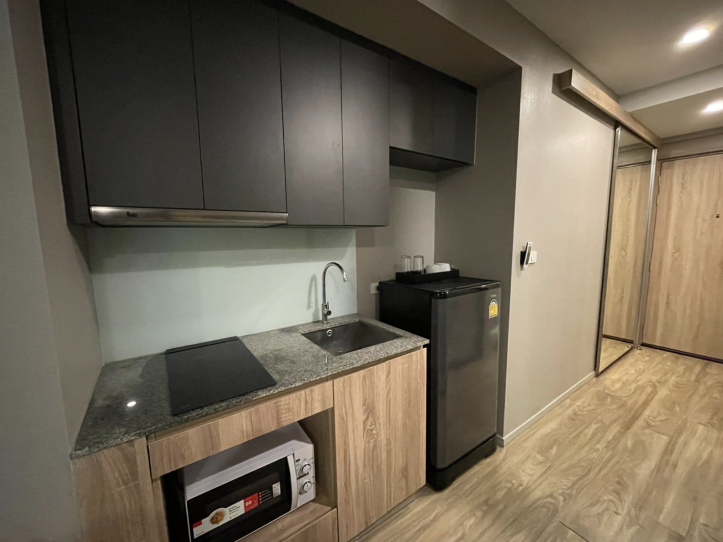 BLOSSOM CONDO @ SATHORN-CHAROENRAT – photo 2