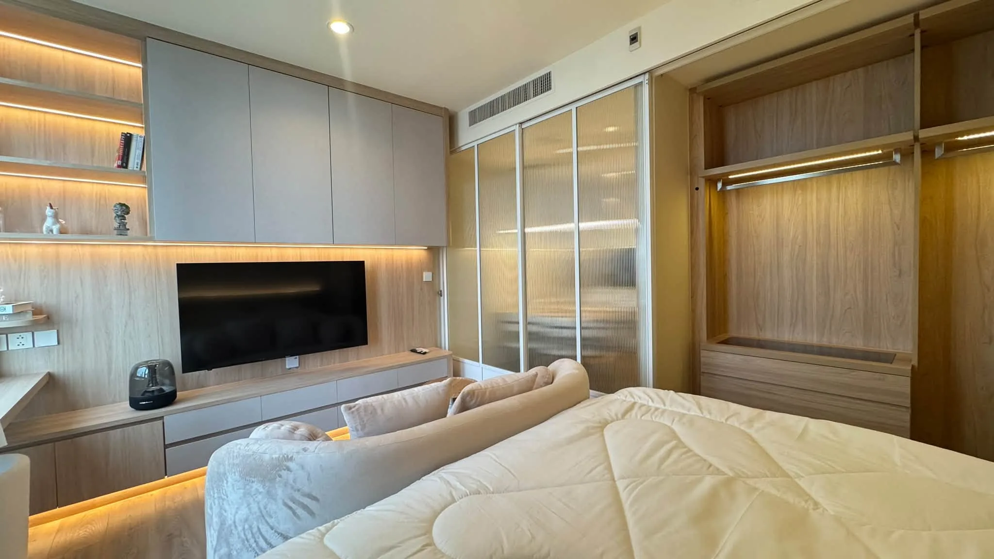NOBLE FORM THONGLOR – photo 4