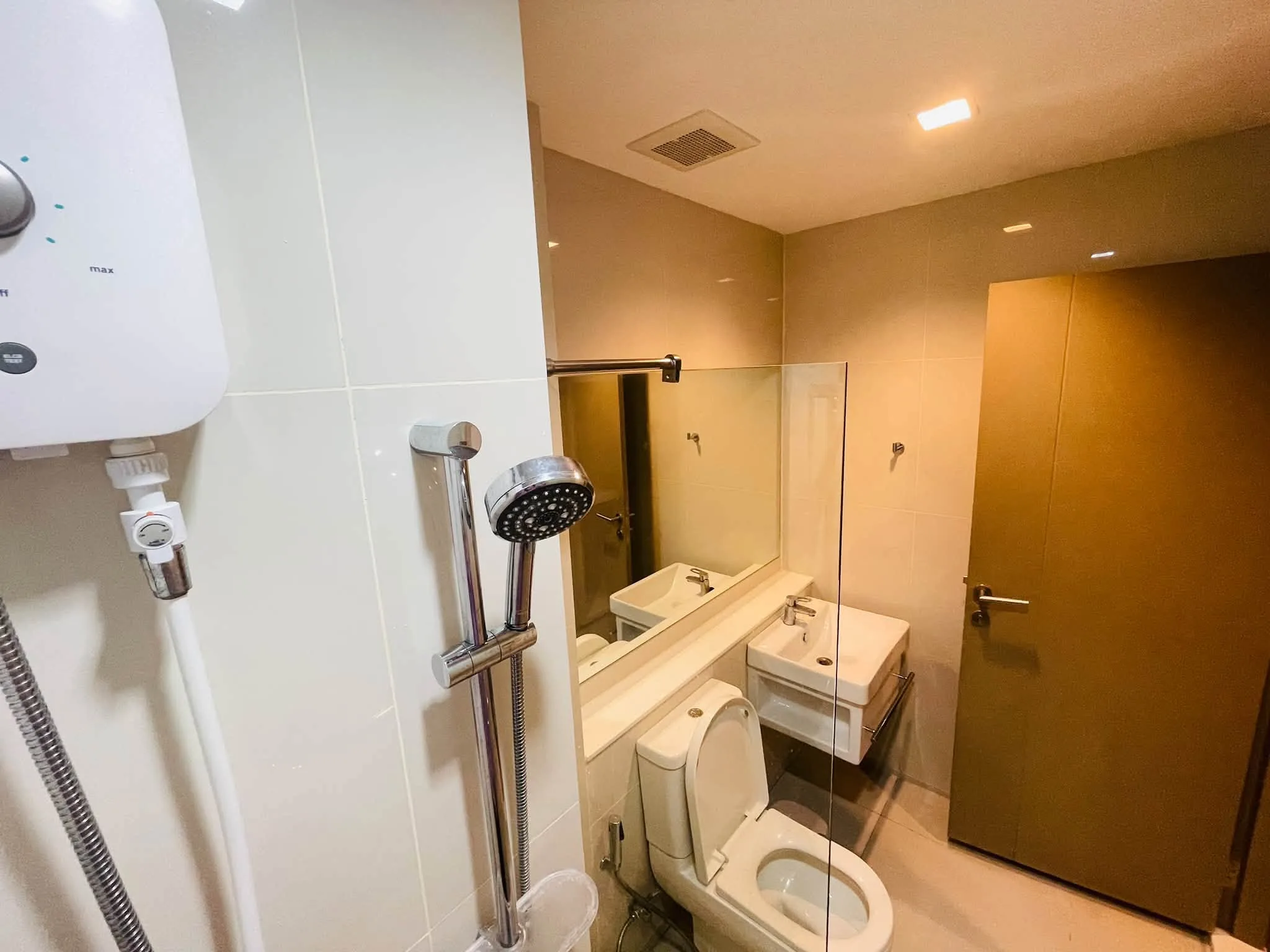 Condo Makkasan – photo 3