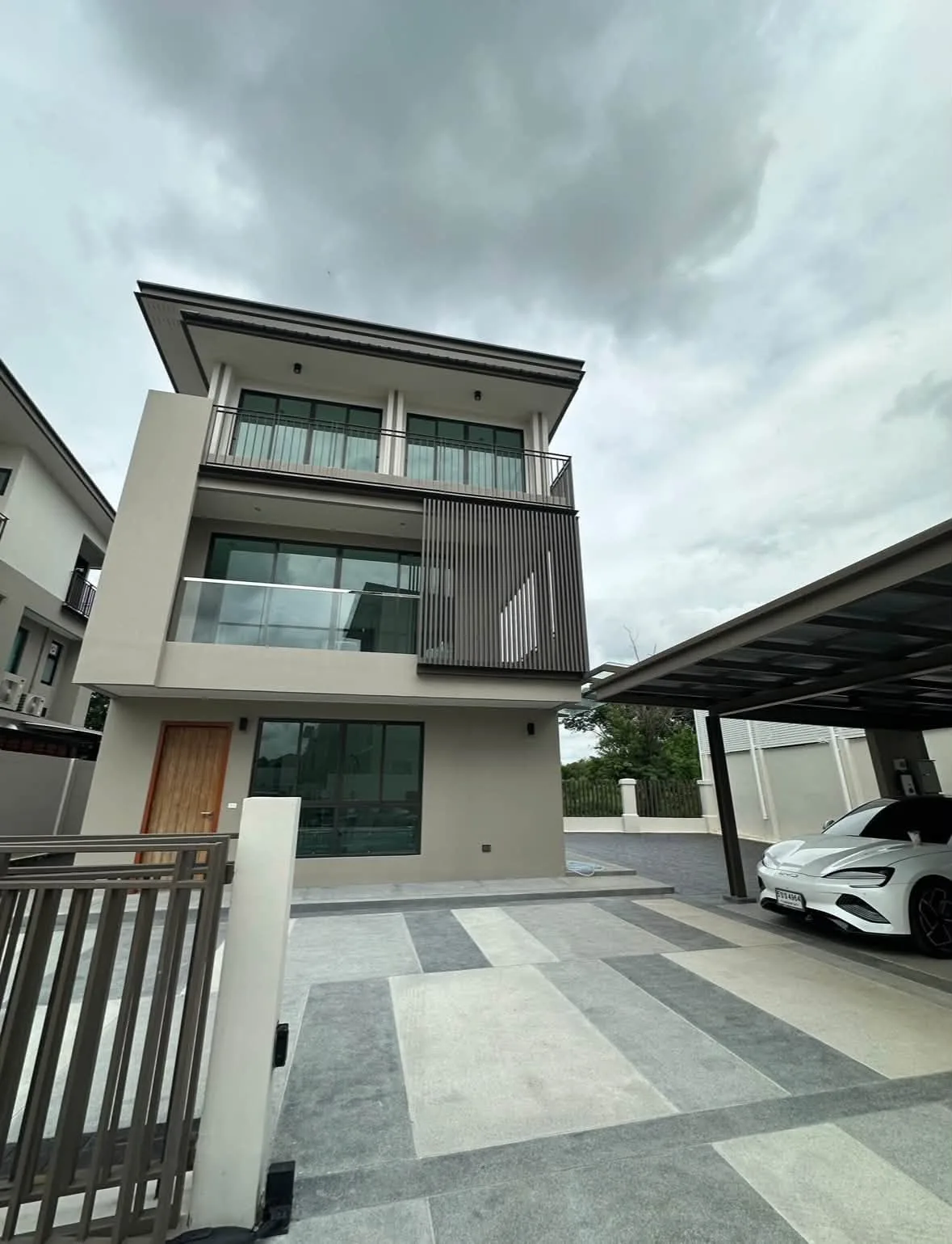 House Suan Luang