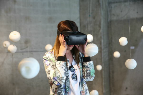 İçlek — AR & VR: Wormholes APP — 13