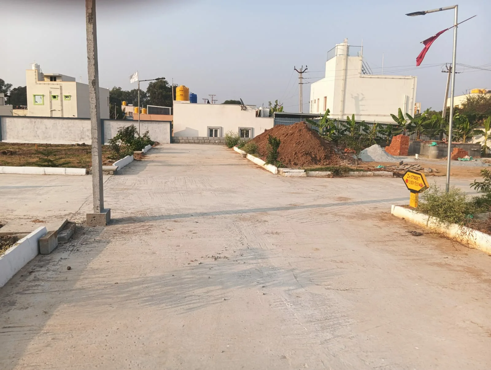 2 BHK Flat for sale in TVS, company to andhivadi,road, Thirupathi layout, Hosur, Building / outside