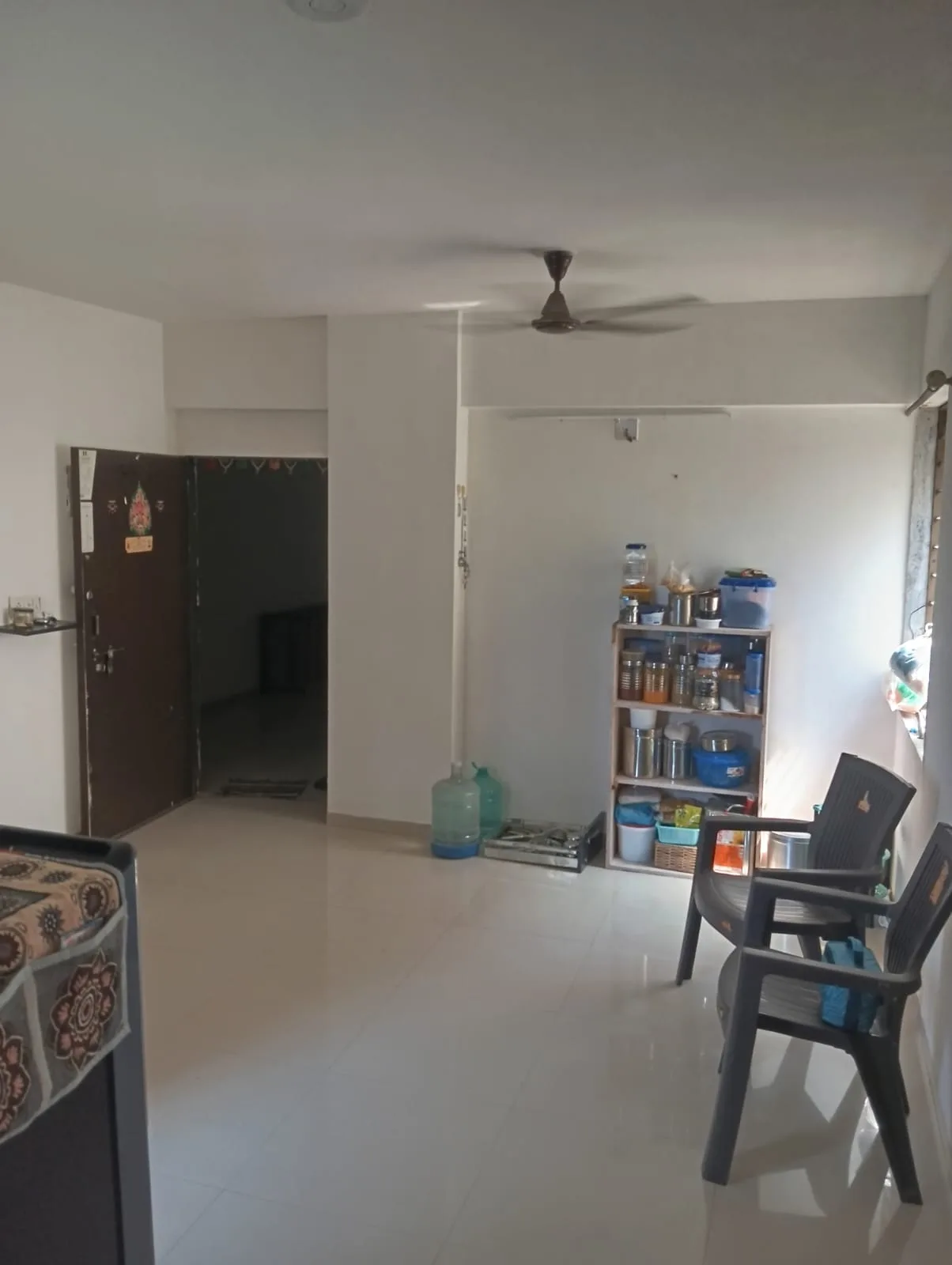2 BHK Flat for sale in Tulip-1, Ahmedabad, Living room