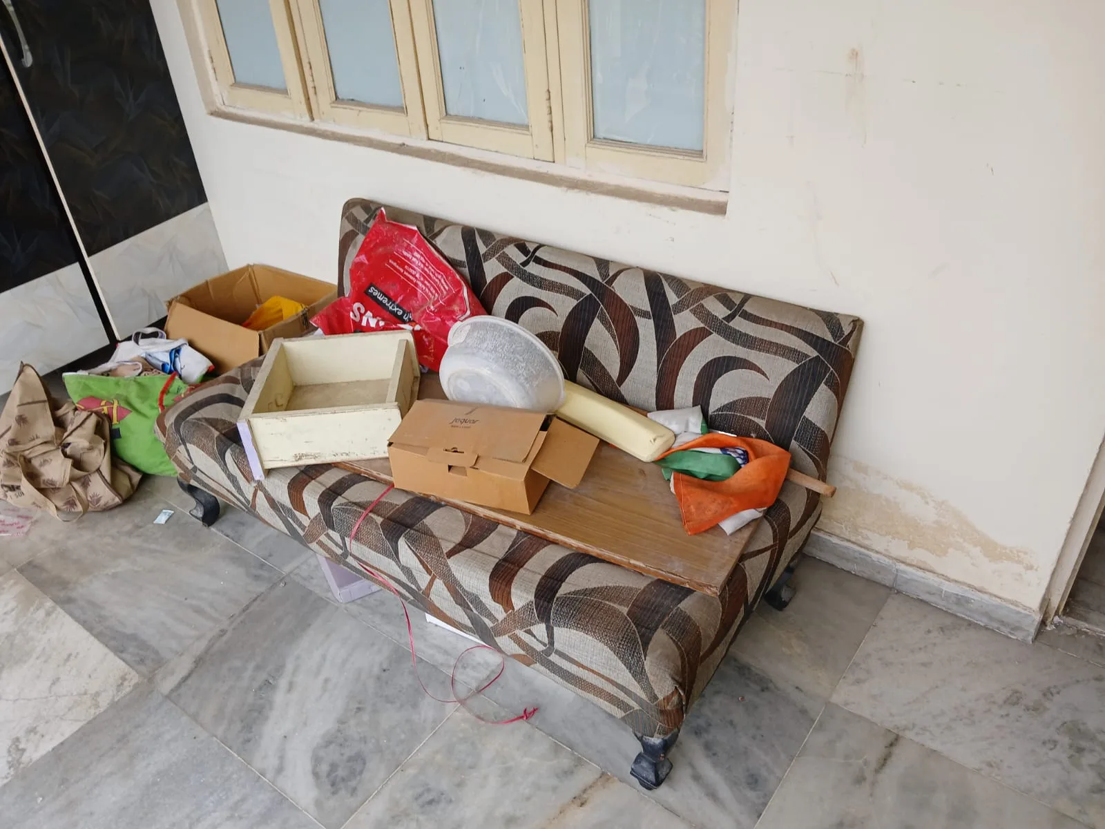 3 BHK Flat in Ellisbridge, Living room
