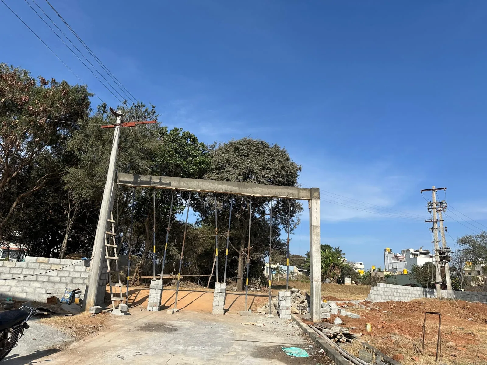 R square realty, Building / outside
