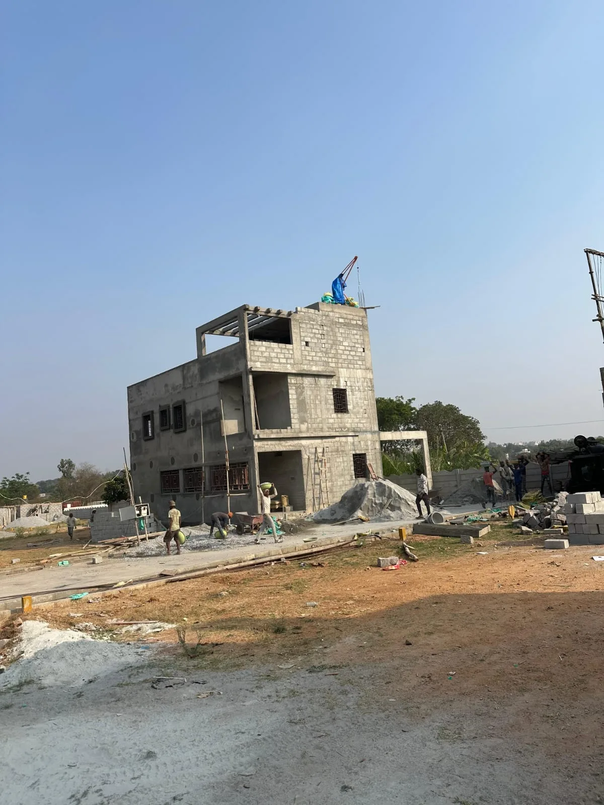 R square realty, Building / outside
