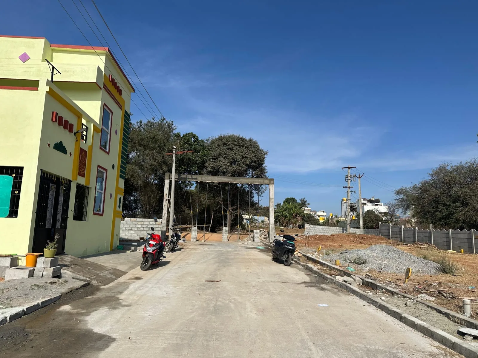 R square realty, Building / outside