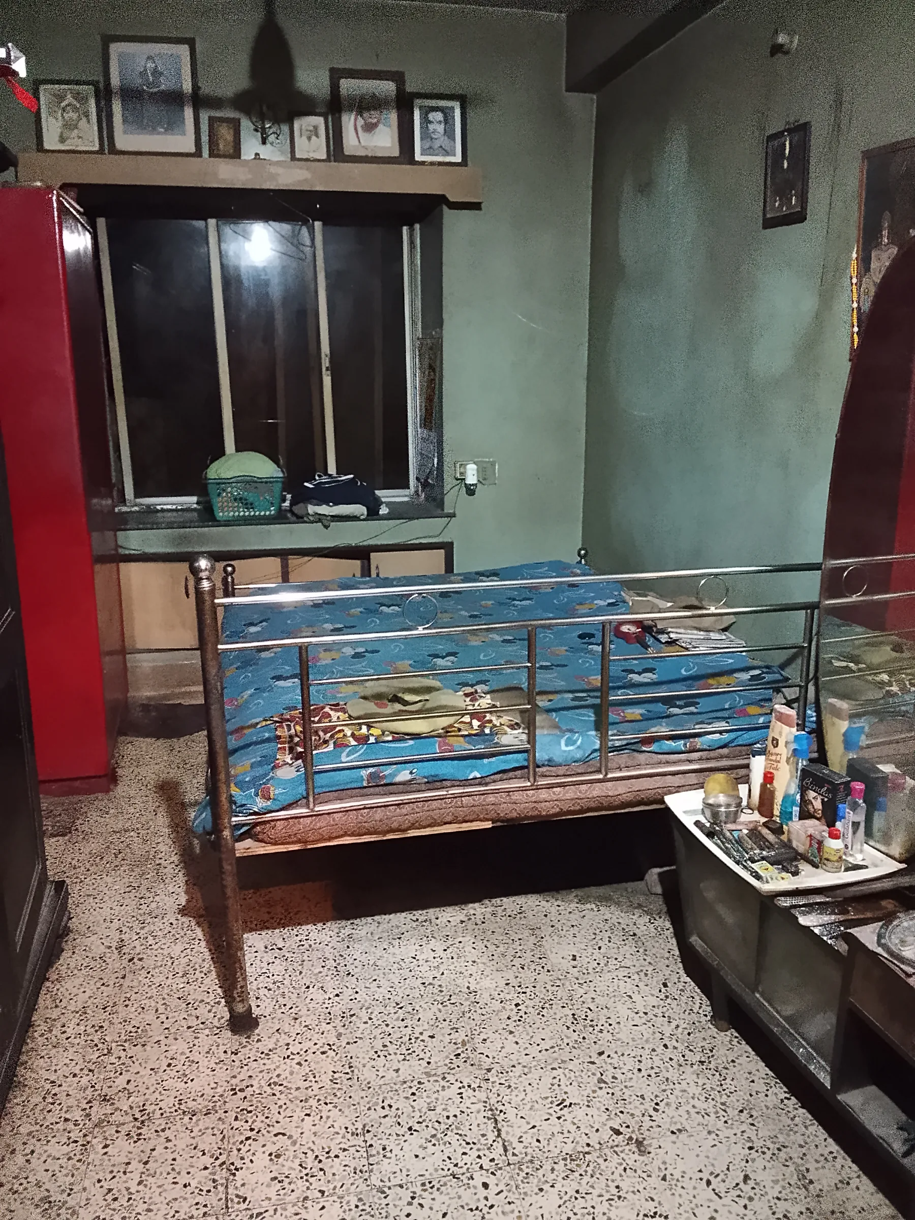 2 BHK Flat in Ballygunge for sale, Bedroom