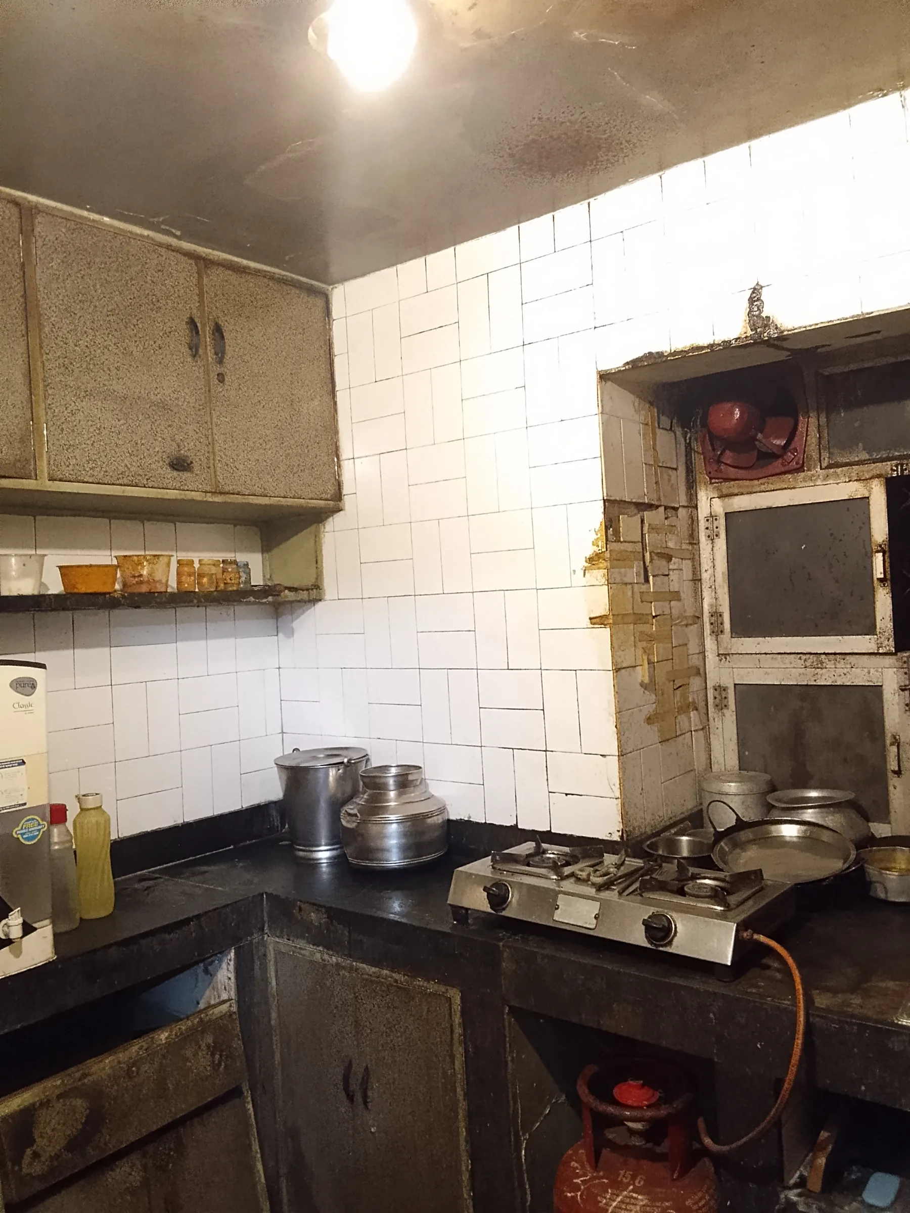 2 BHK Flat in Ballygunge for sale, Kitchen