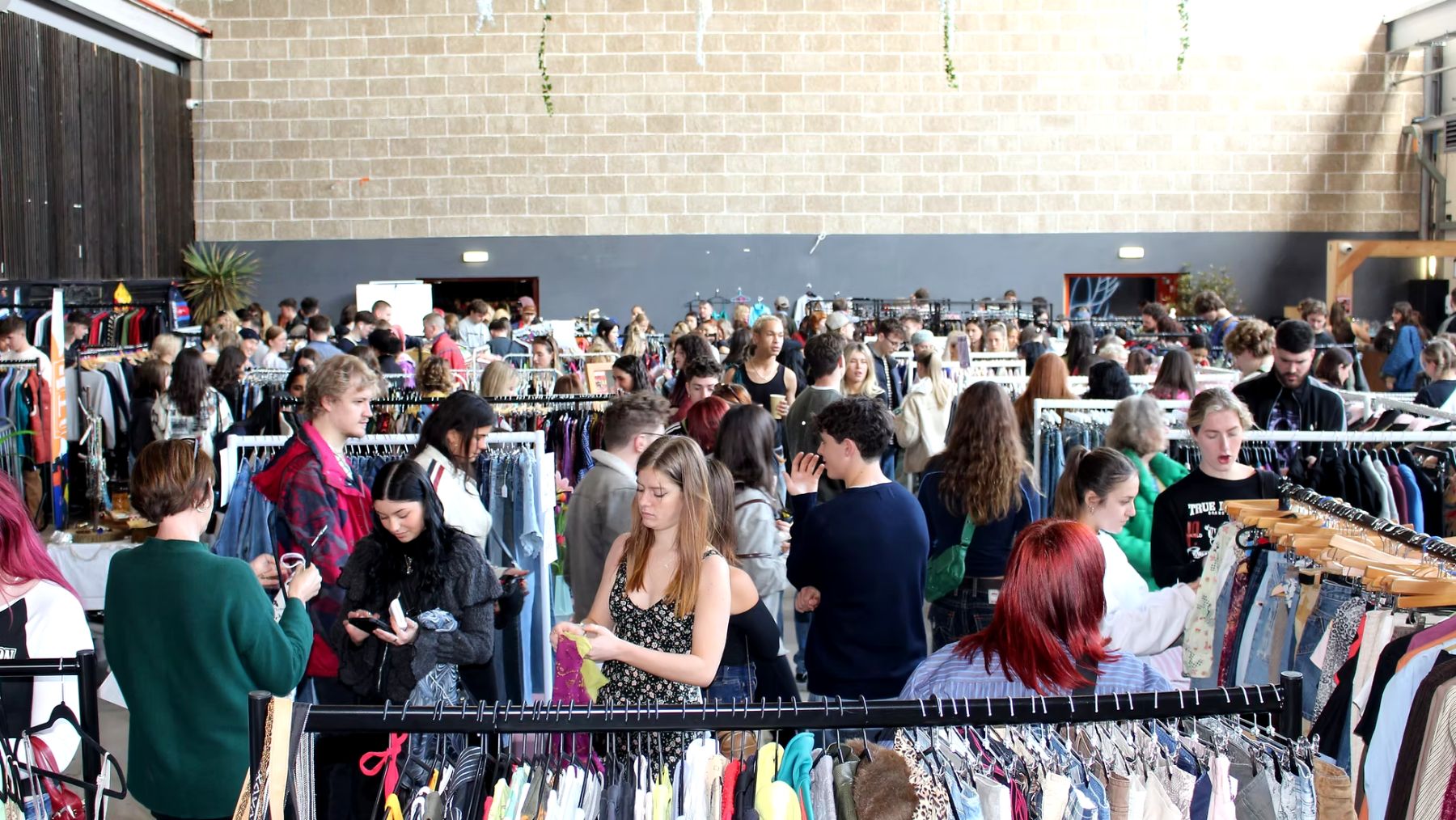 Clothes Cycle Thrift Market
