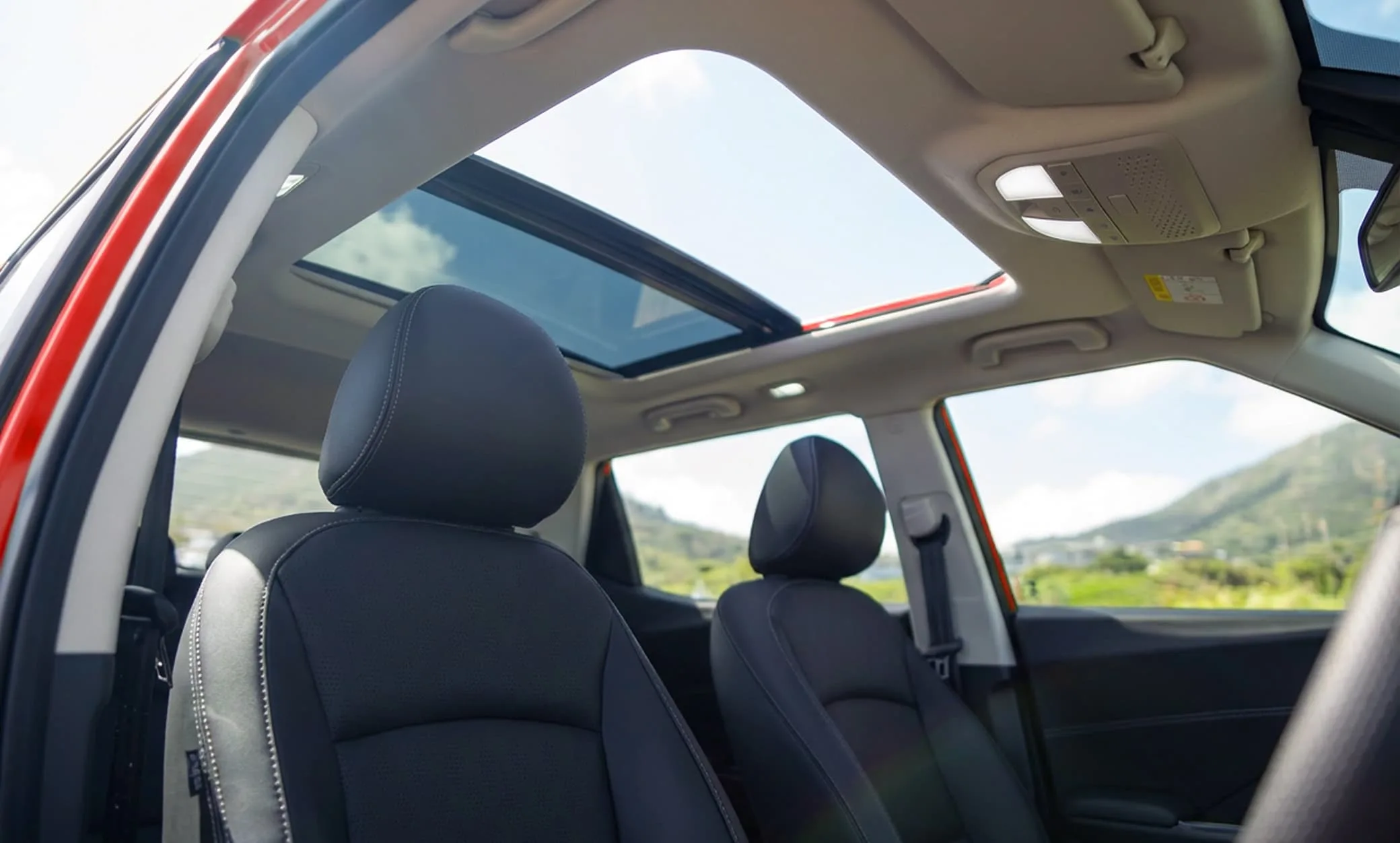 Mahindra XUV 3XO, image 3 of 8