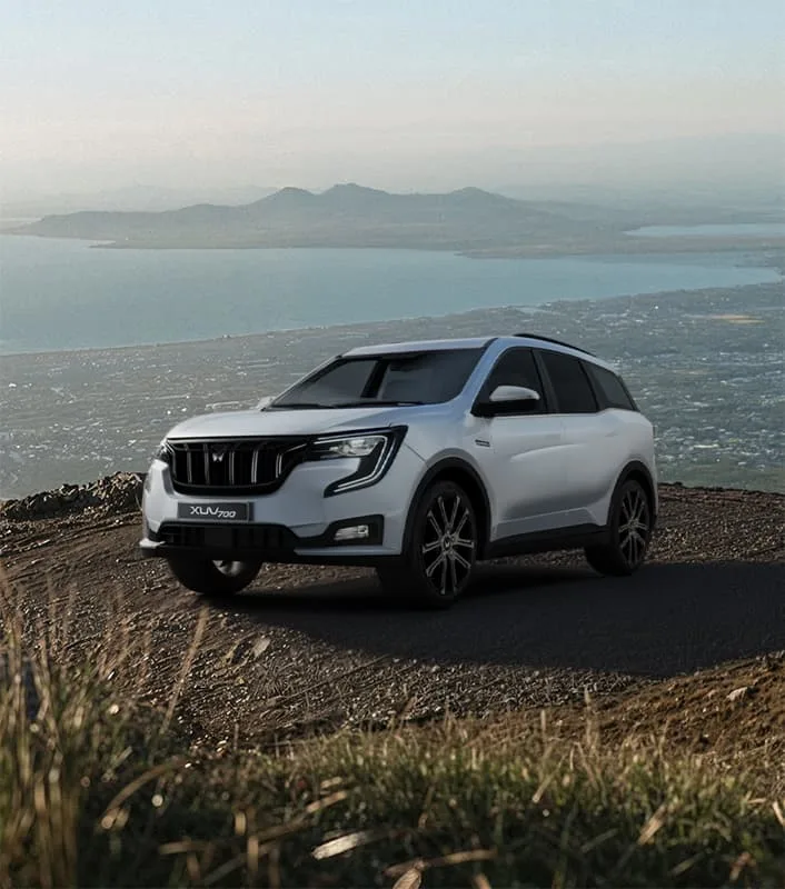 Mahindra XUV700, image 1 of 8