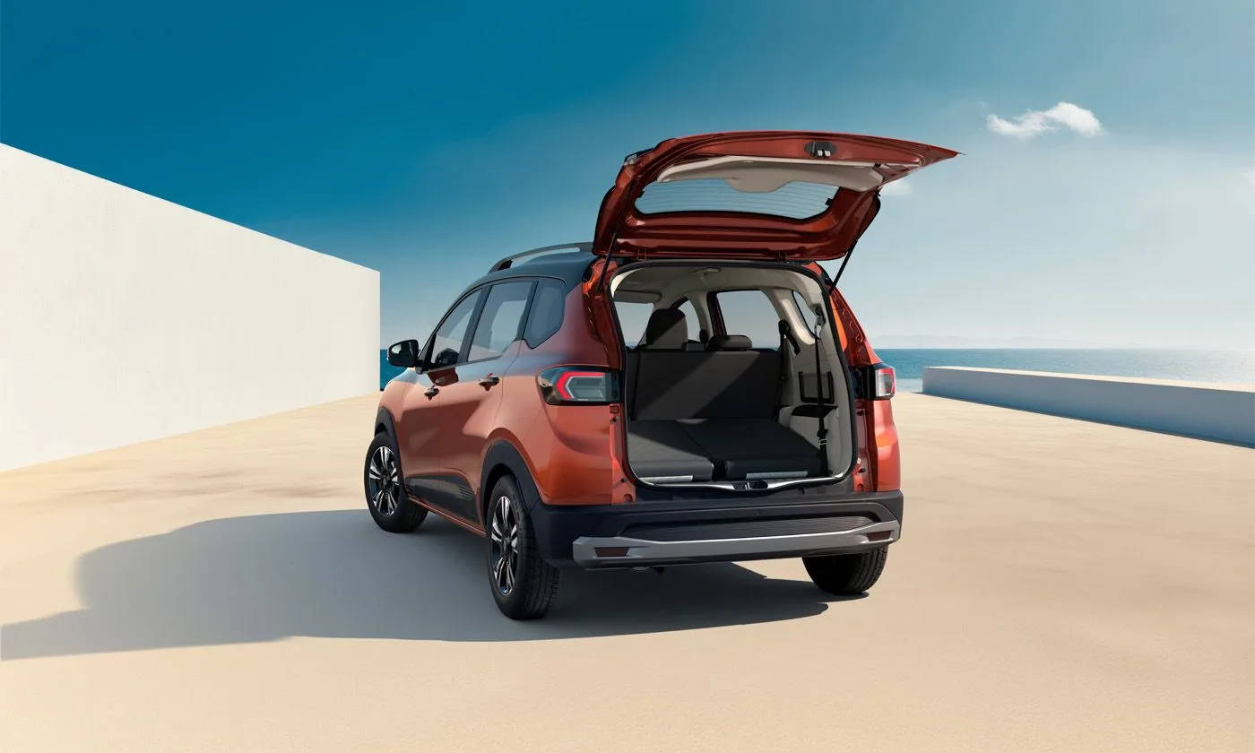 Renault Triber, image 8 of 12