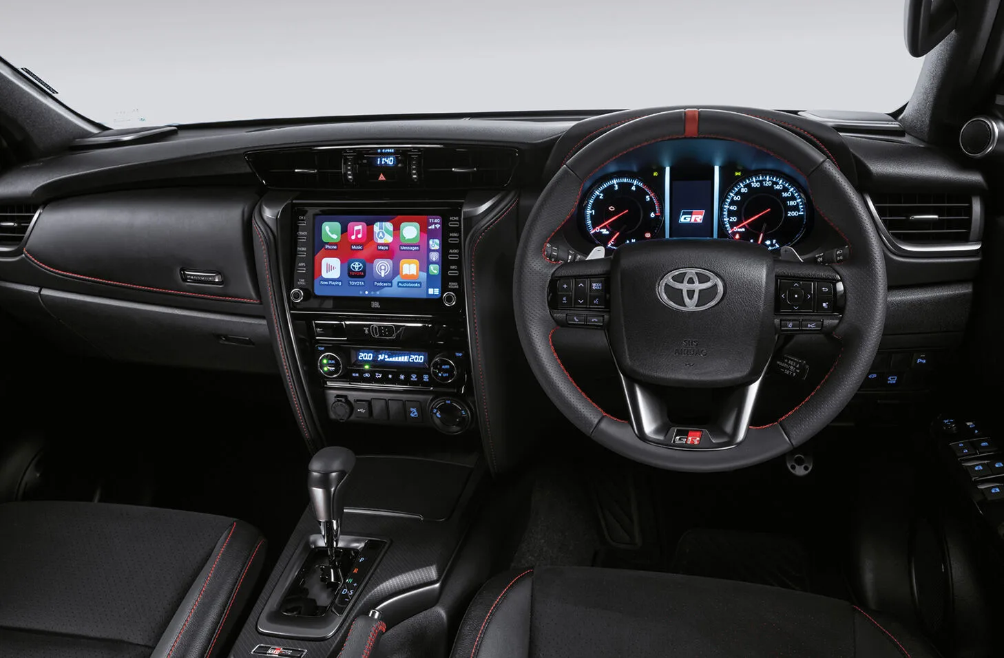 Toyota Fortuner, image 5 of 9