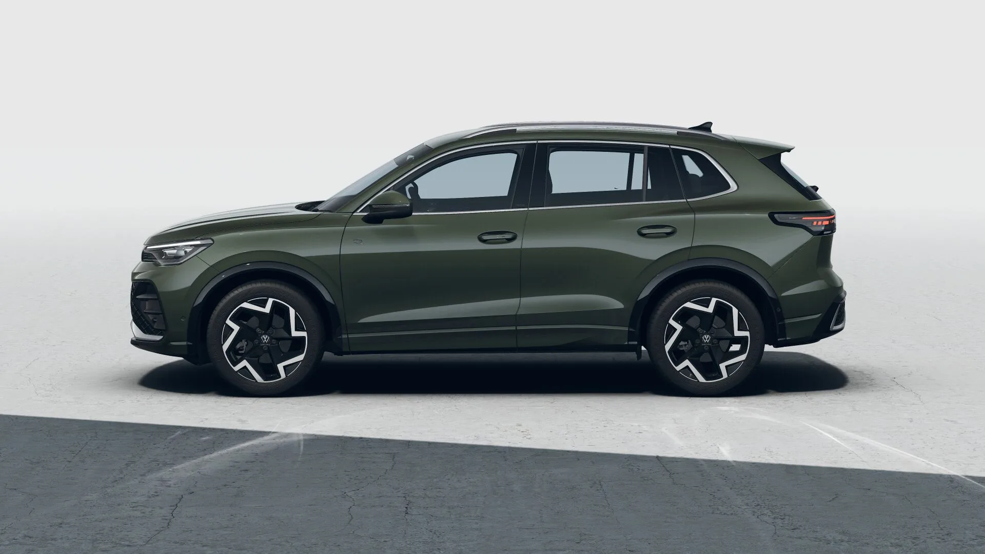 Volkswagen Tiguan, image 2 of 4