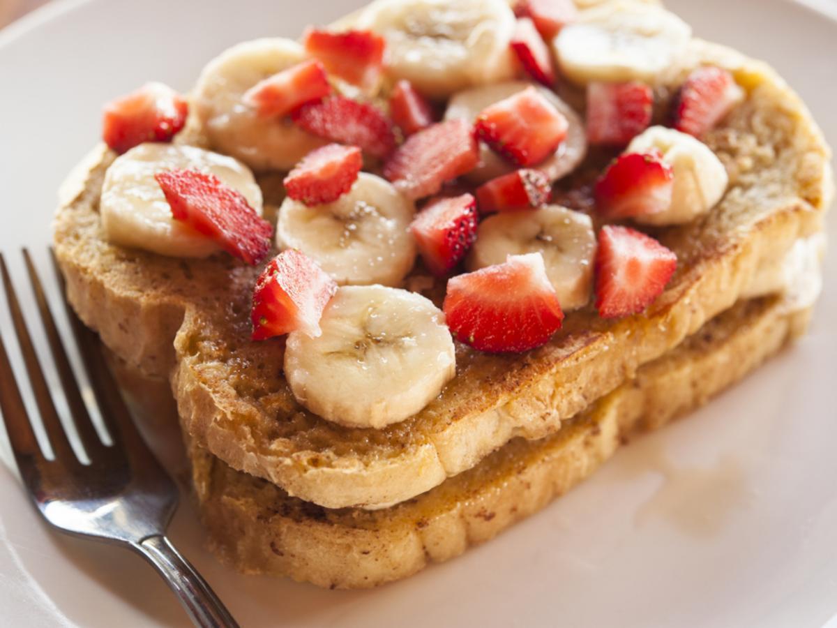 french-toast-with-fruit