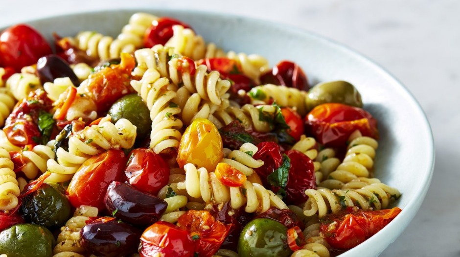 olive-and-tomato-fusilli
