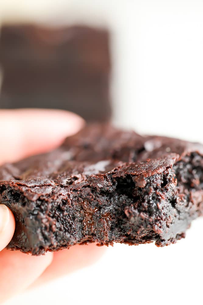 gluten-free-vegan-brownies-with-raw-cacao-frosting