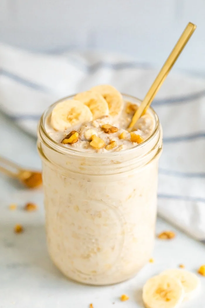 banana-milkshake-overnight-oats