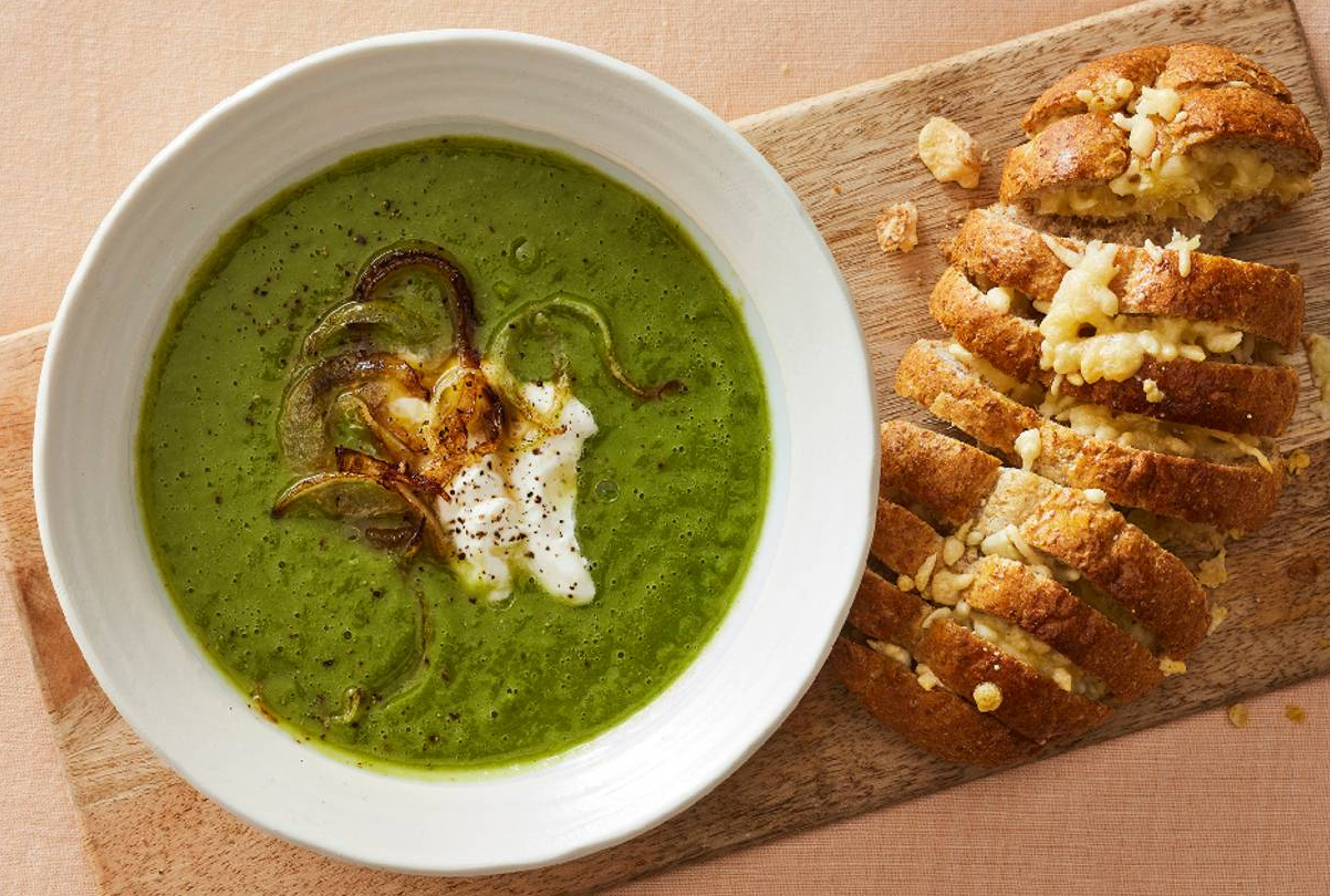 broccoli-erwtensoep-met-kaasbroodje-(560kcal)