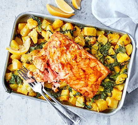 spiced-salmon-and-tomato-traybake