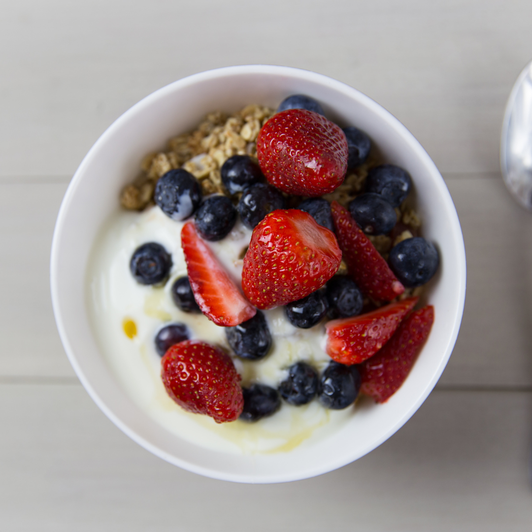 berry-yogurt-bowl