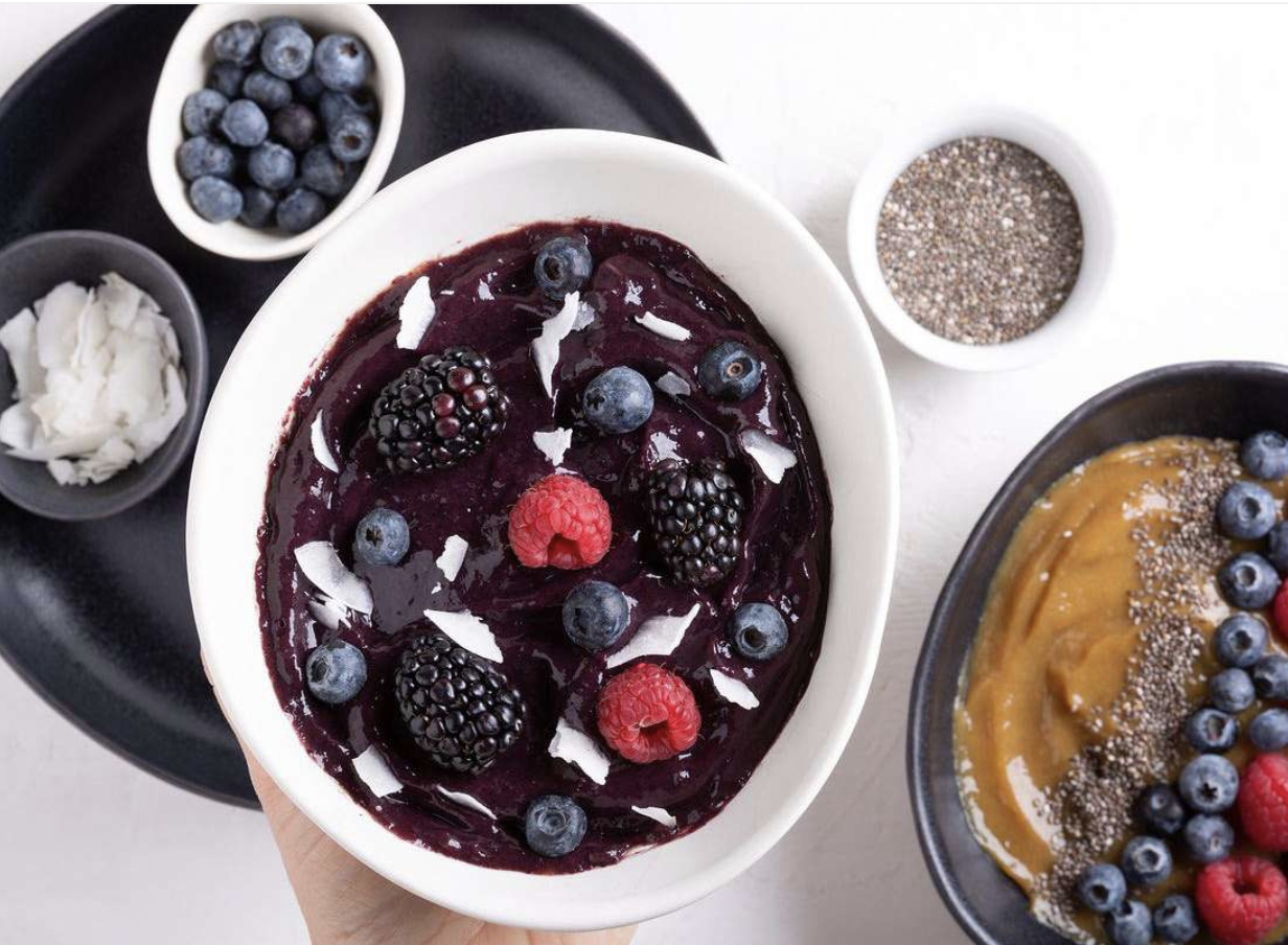 blackberry-coconut-smoothie-bowl