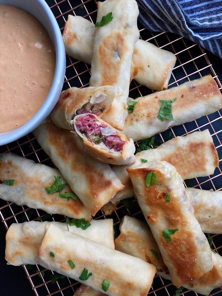 lumpiang-corned-beef