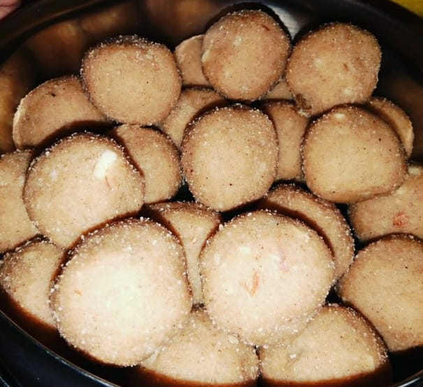 atta-laddoo
