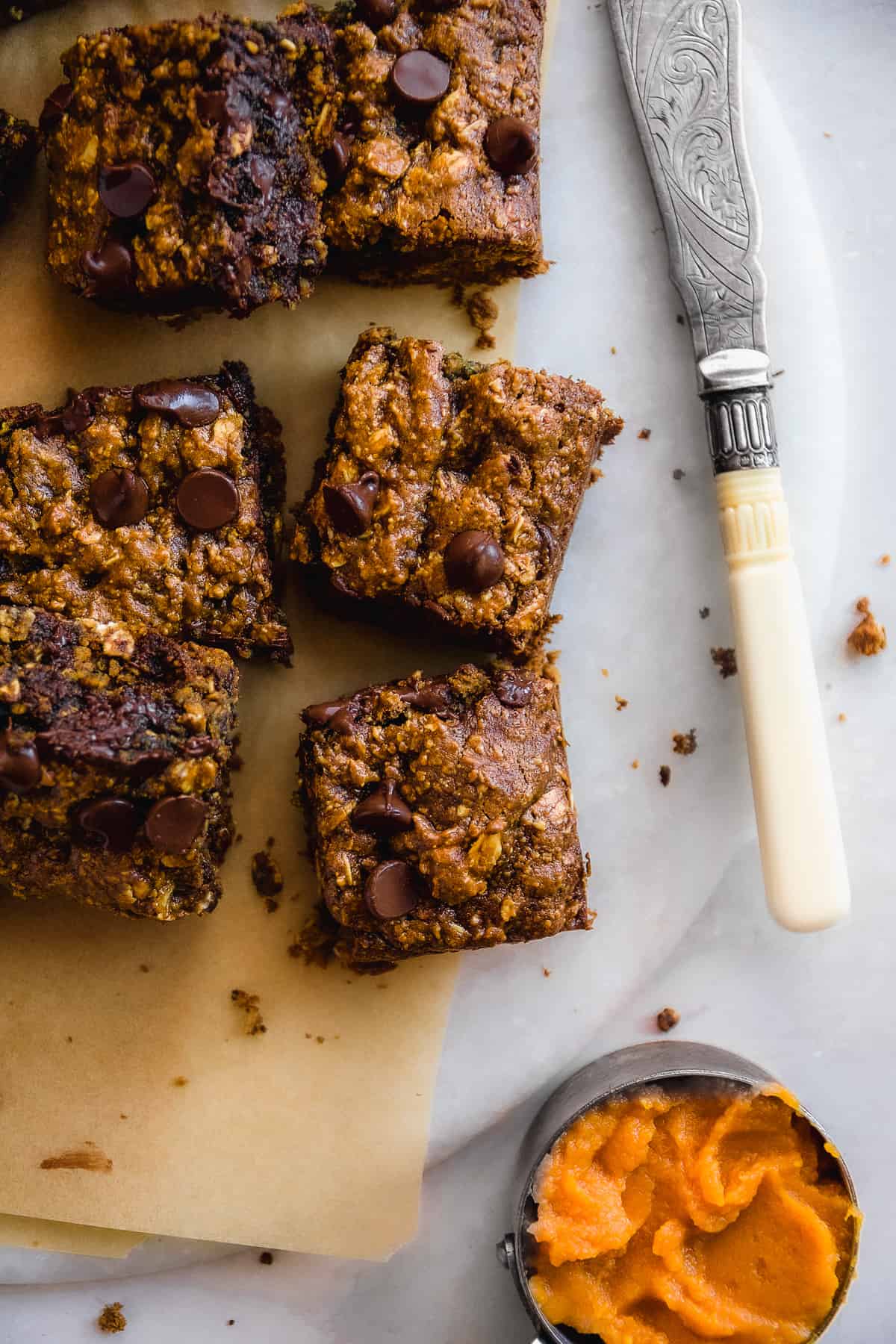 oatmeal-chocolate-chip-gluten-free-pumpkin-bars