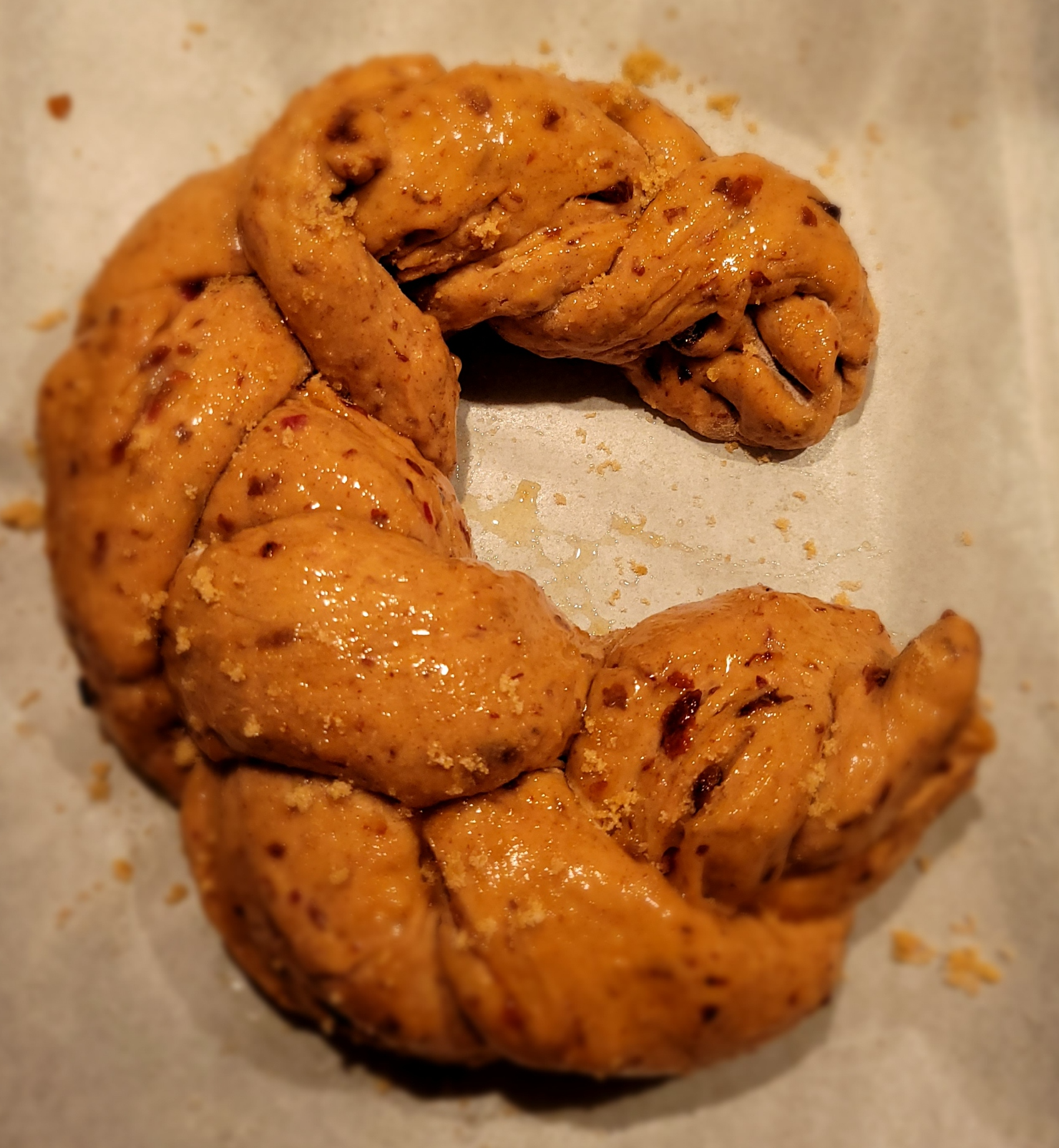 croissant-de-lune-aux-raisin-et-a-la-cannelle