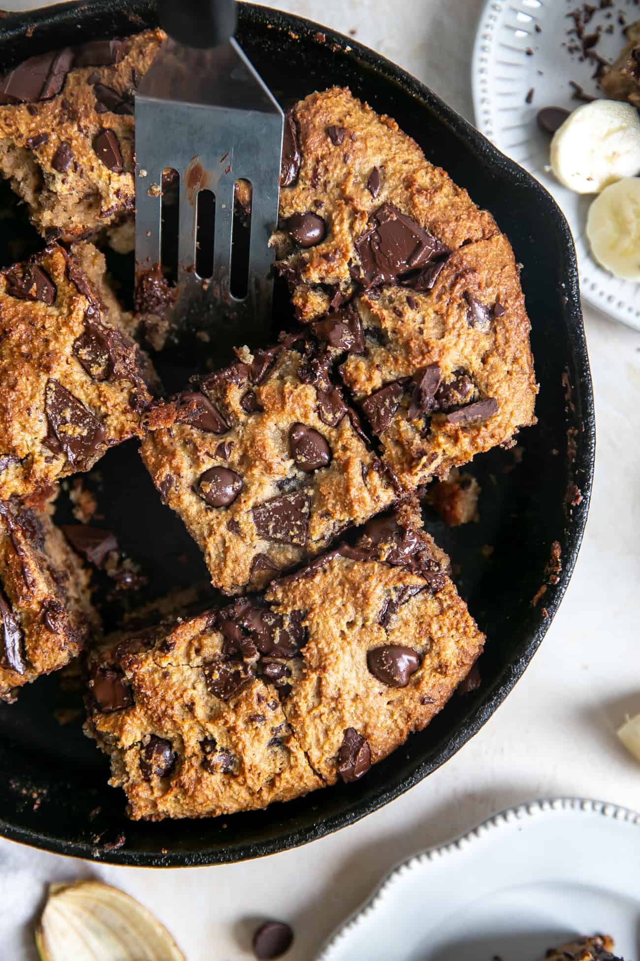 chocolate-chip-banana-bread-skillet