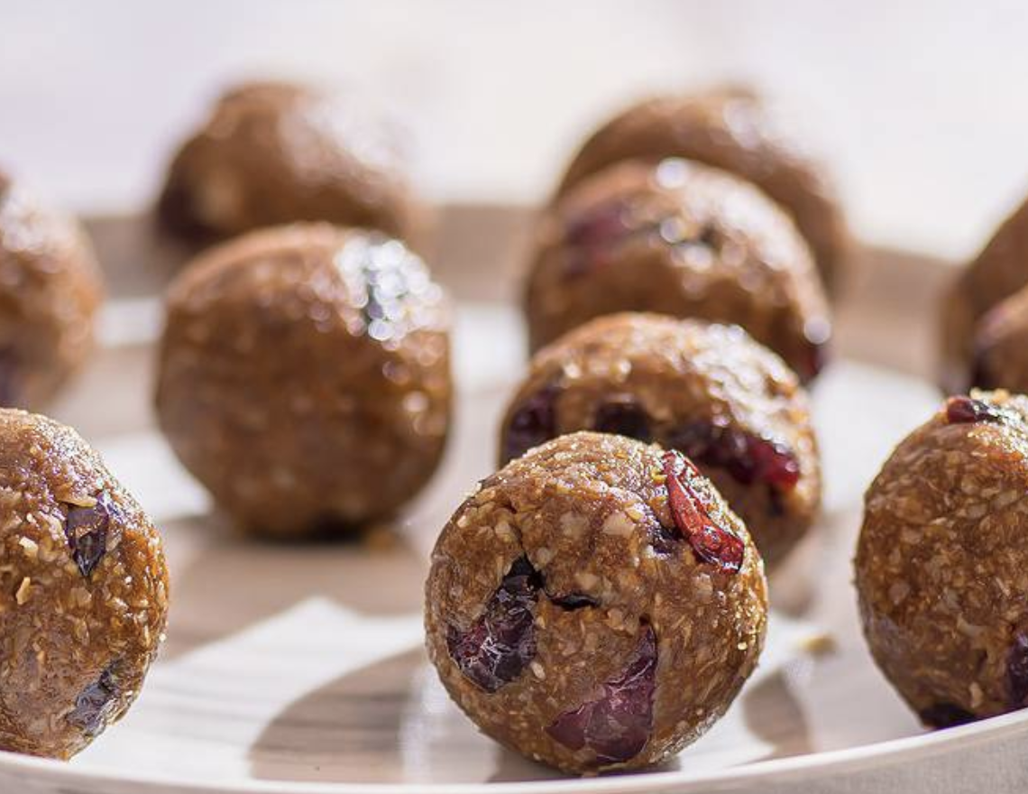 berry-energy-bites