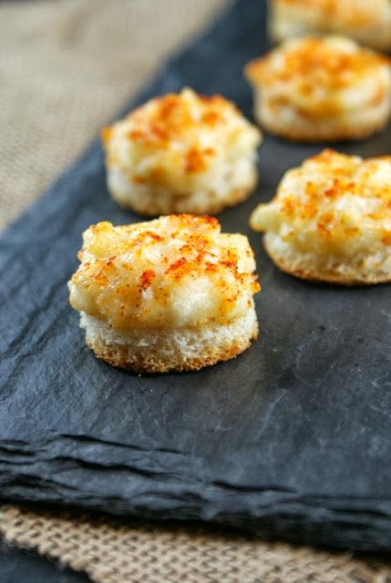 cheesy-crostini