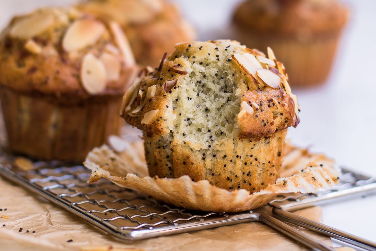 almond-poppyseed-muffins