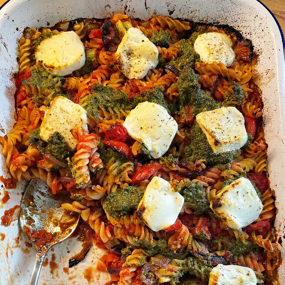 goats-cheese-vegetable-pesto-and-brown-rice-fusilli-tray-bake