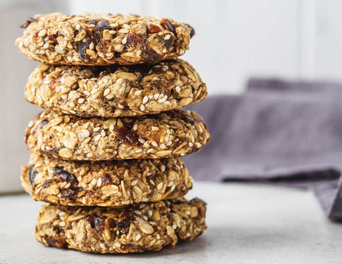banana-date-and-oat-cookies