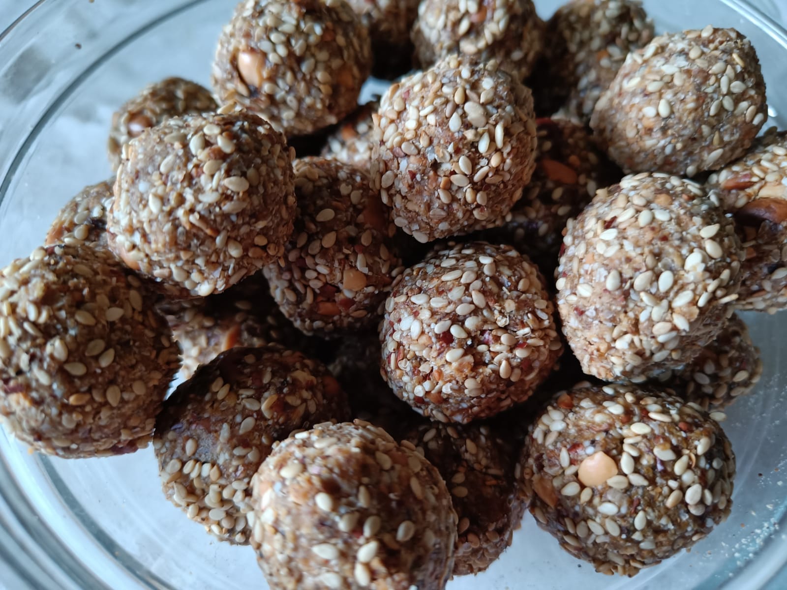 til-ke-ladoos-(sesame-ladoos)