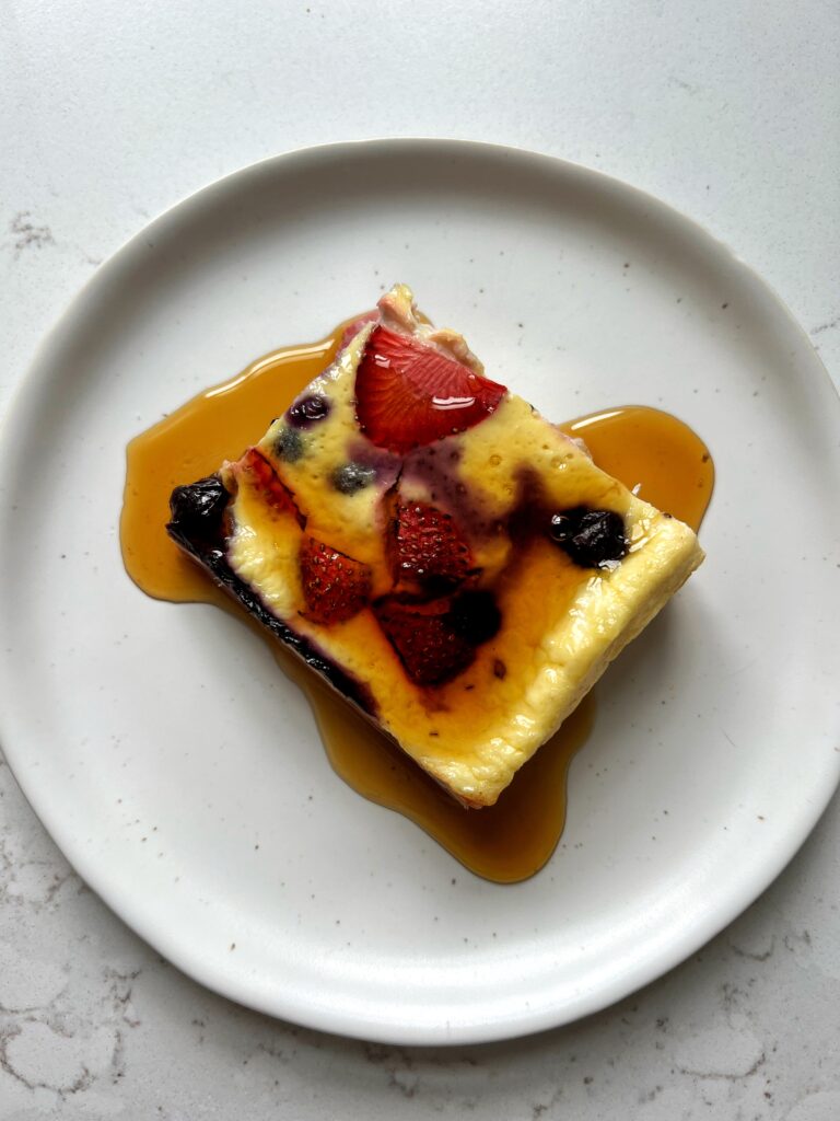 berry-yoghurt-bake