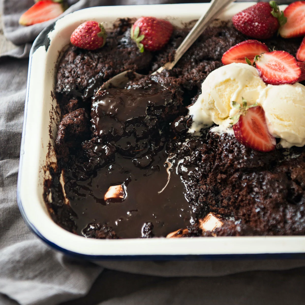 chocolate-self-saucing-pudding