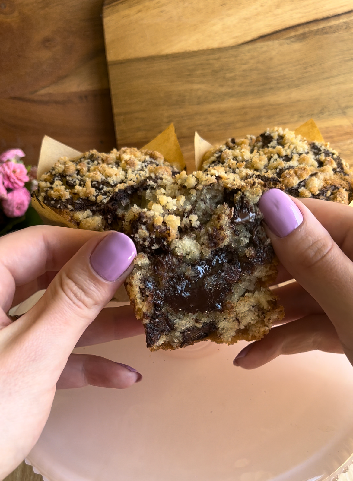 chocolate-stuffed-banana-muffins
