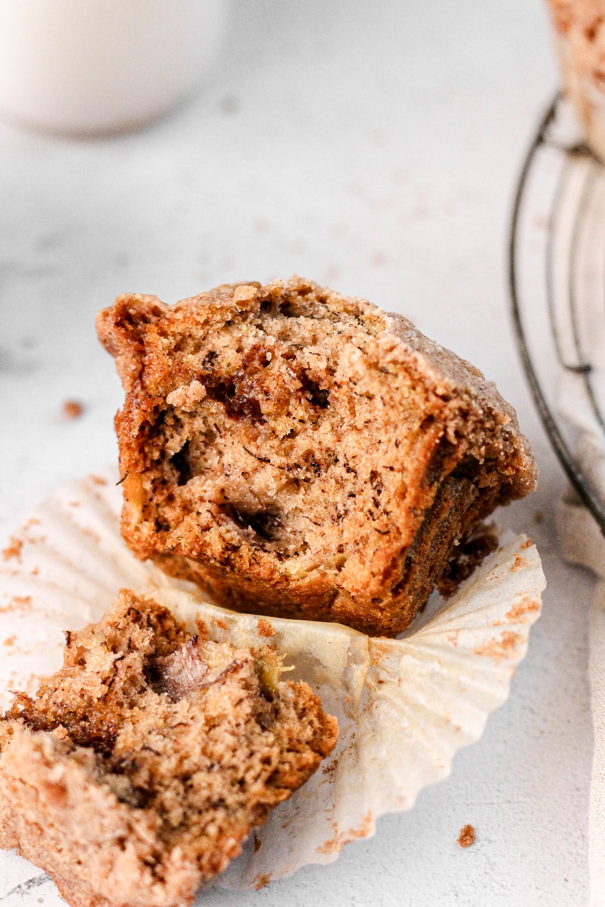cinnamon-sugar-swirl-banana-muffins