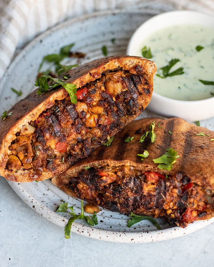 grilled-veggie-chickpea-pita