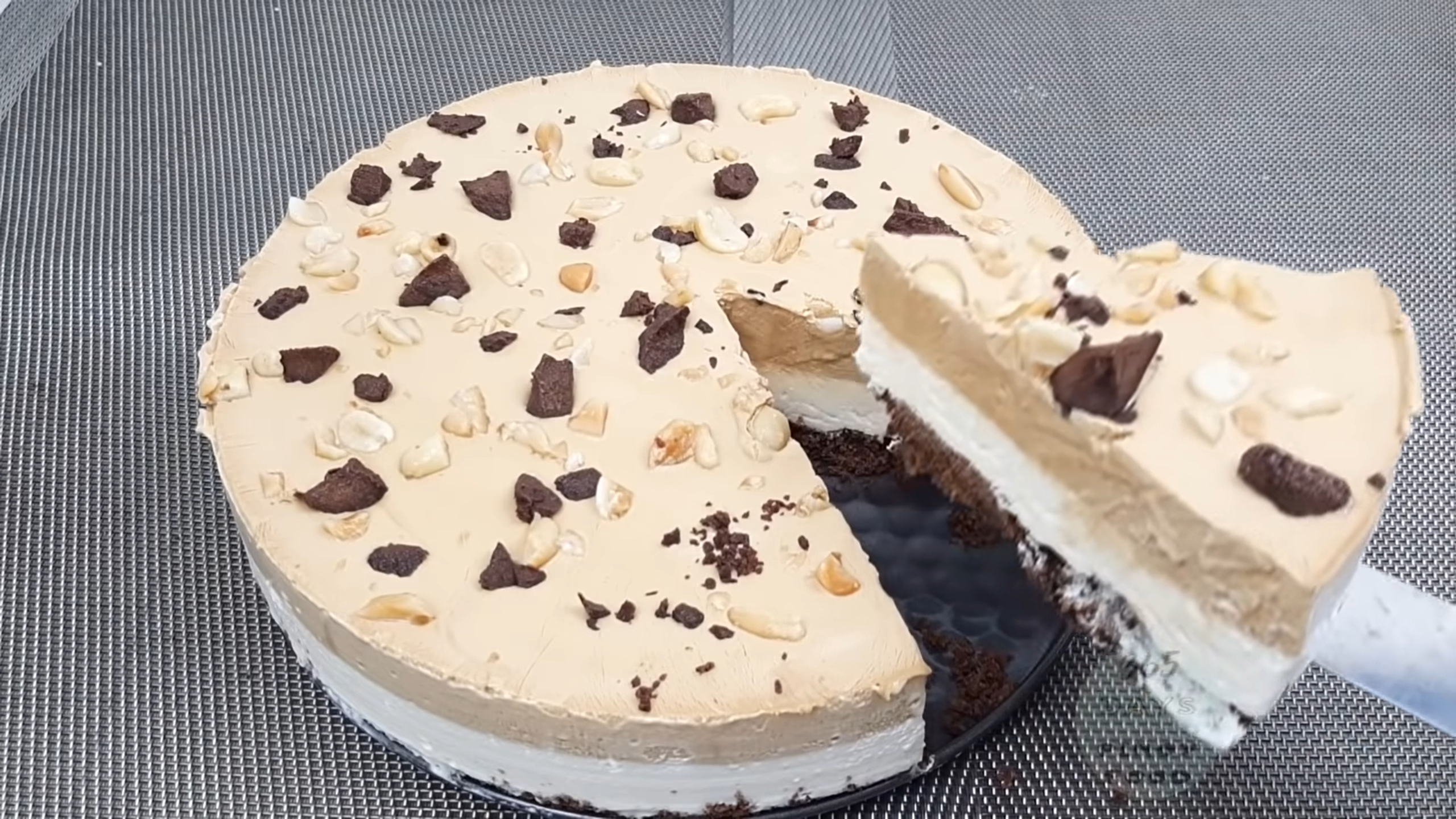 coffee-crumble-ice-cream-cake