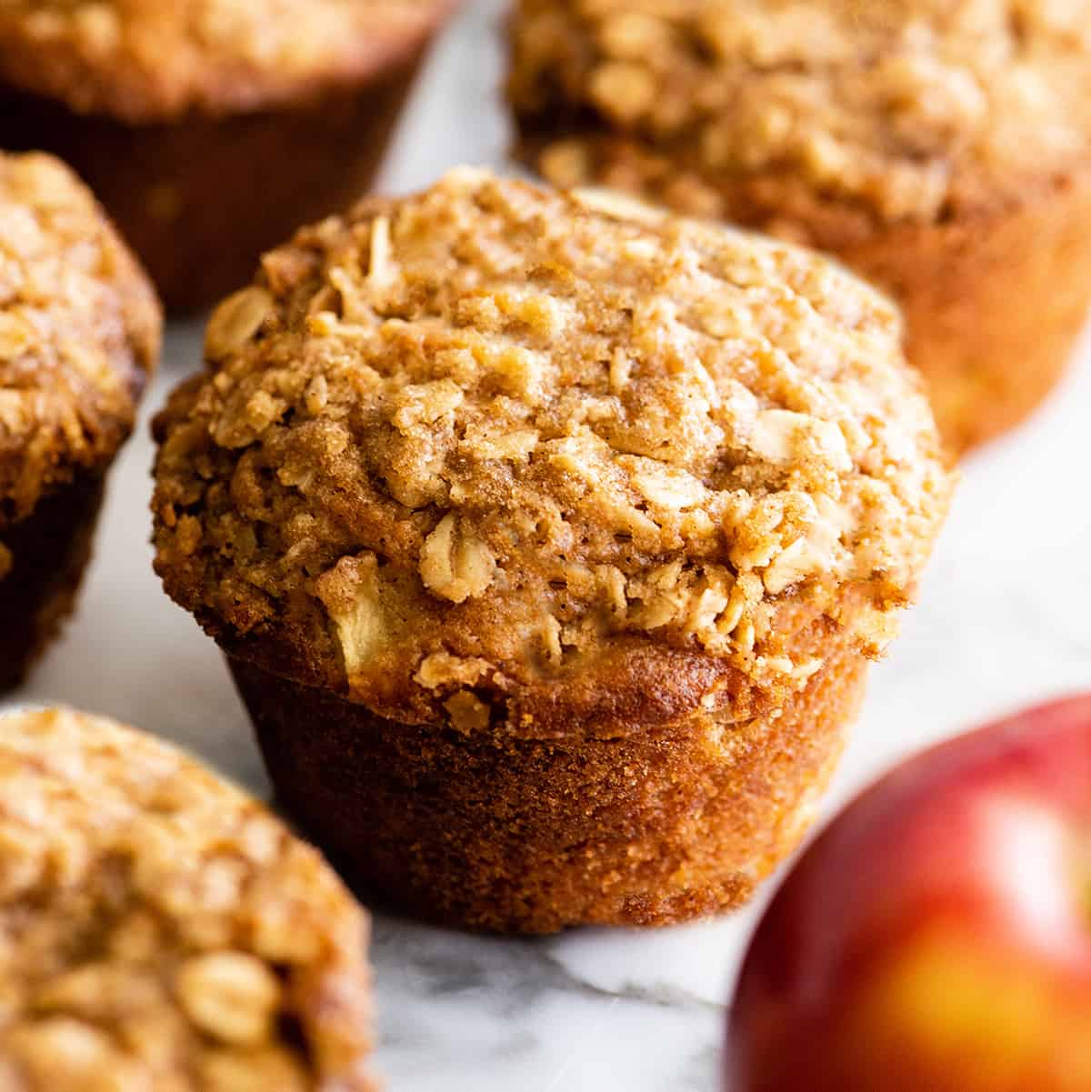cinnamon-apple-crumble-muffins