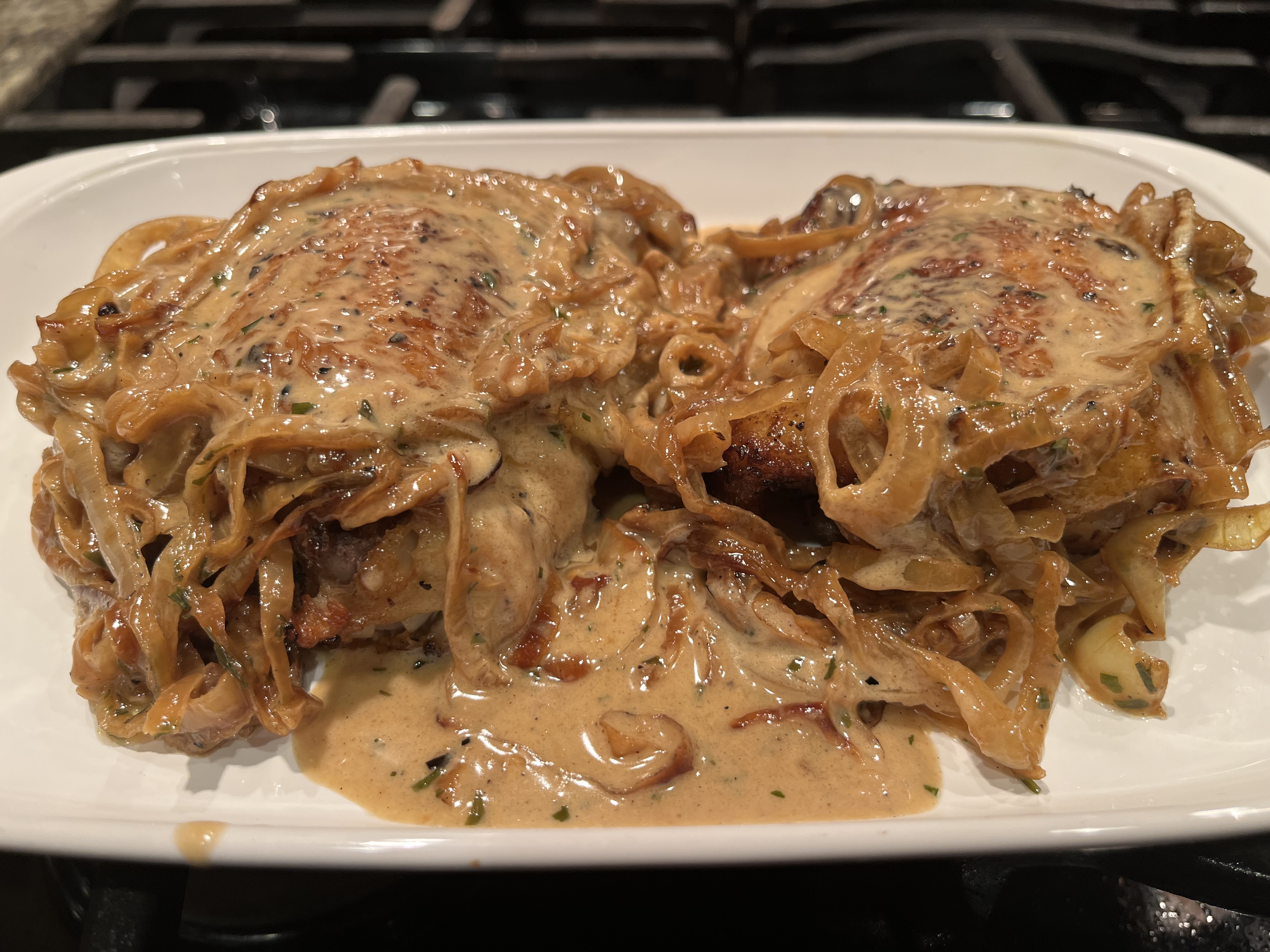 baked-chicken-caramelized-cream-sauce